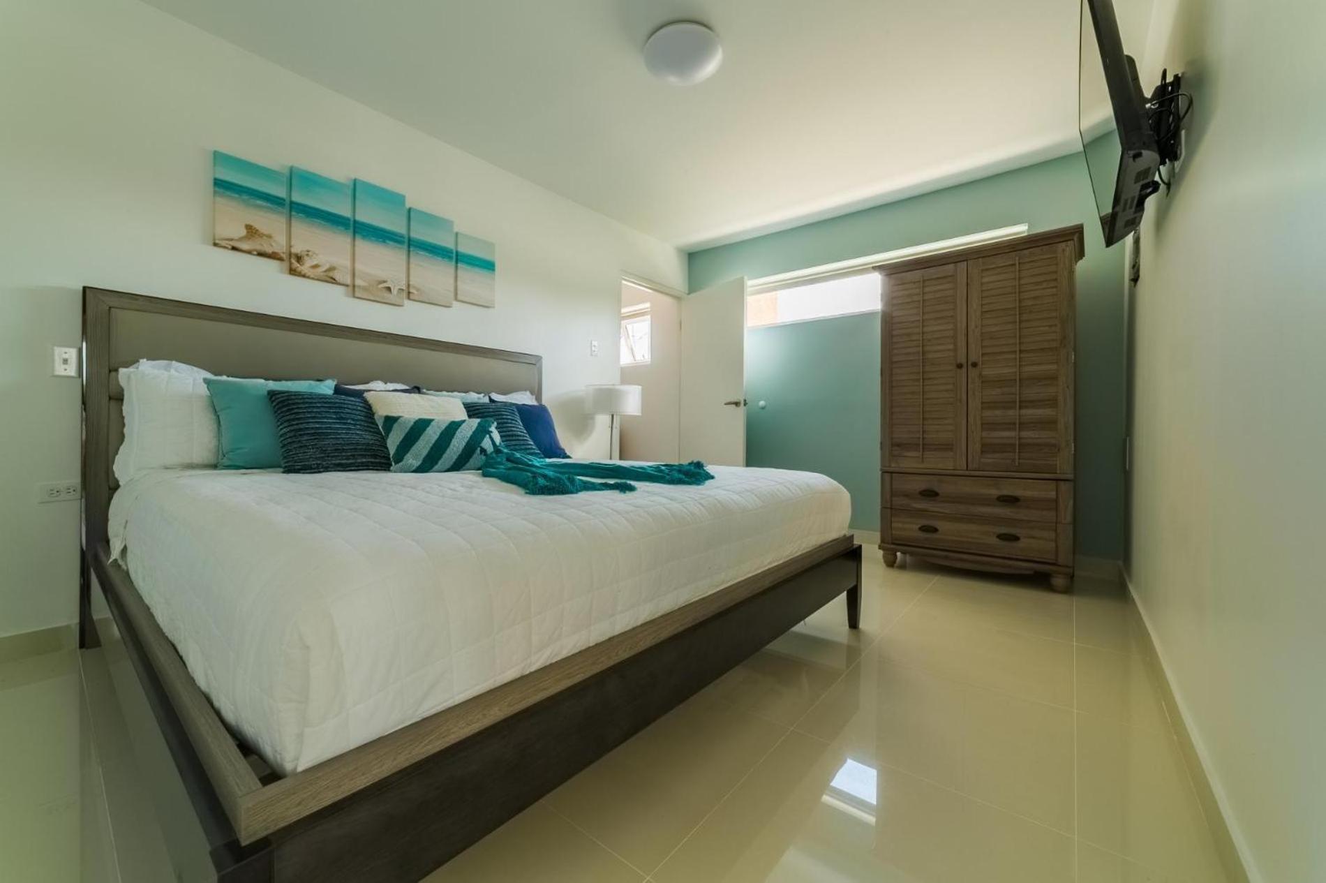 Koyari Modern Condos 9Br 7Ba Sleeps 26 W/ Pool And Roof Deck Palm Beach Exterior photo